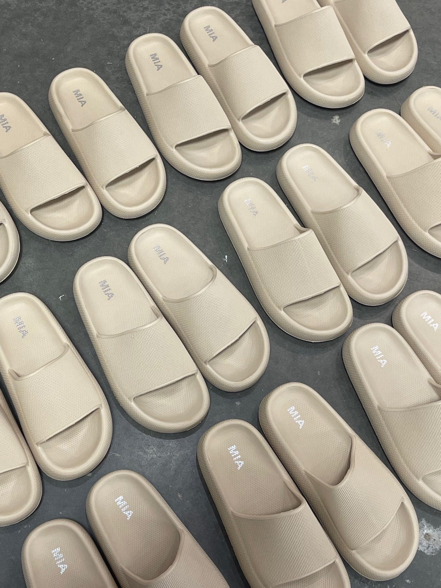 Poolside Waterproof Slides - Arete Style