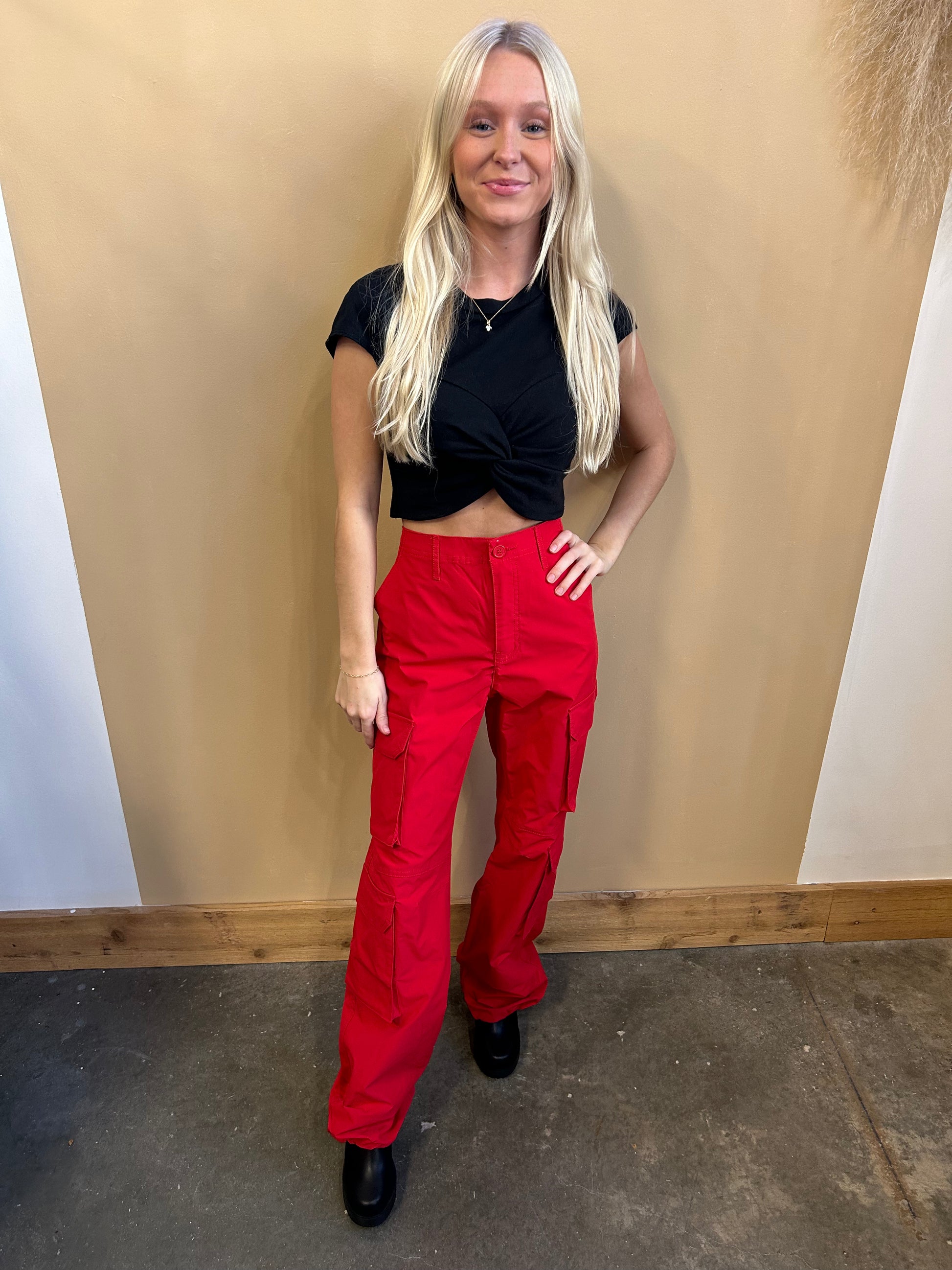 Red cargo 2025 pants outfit