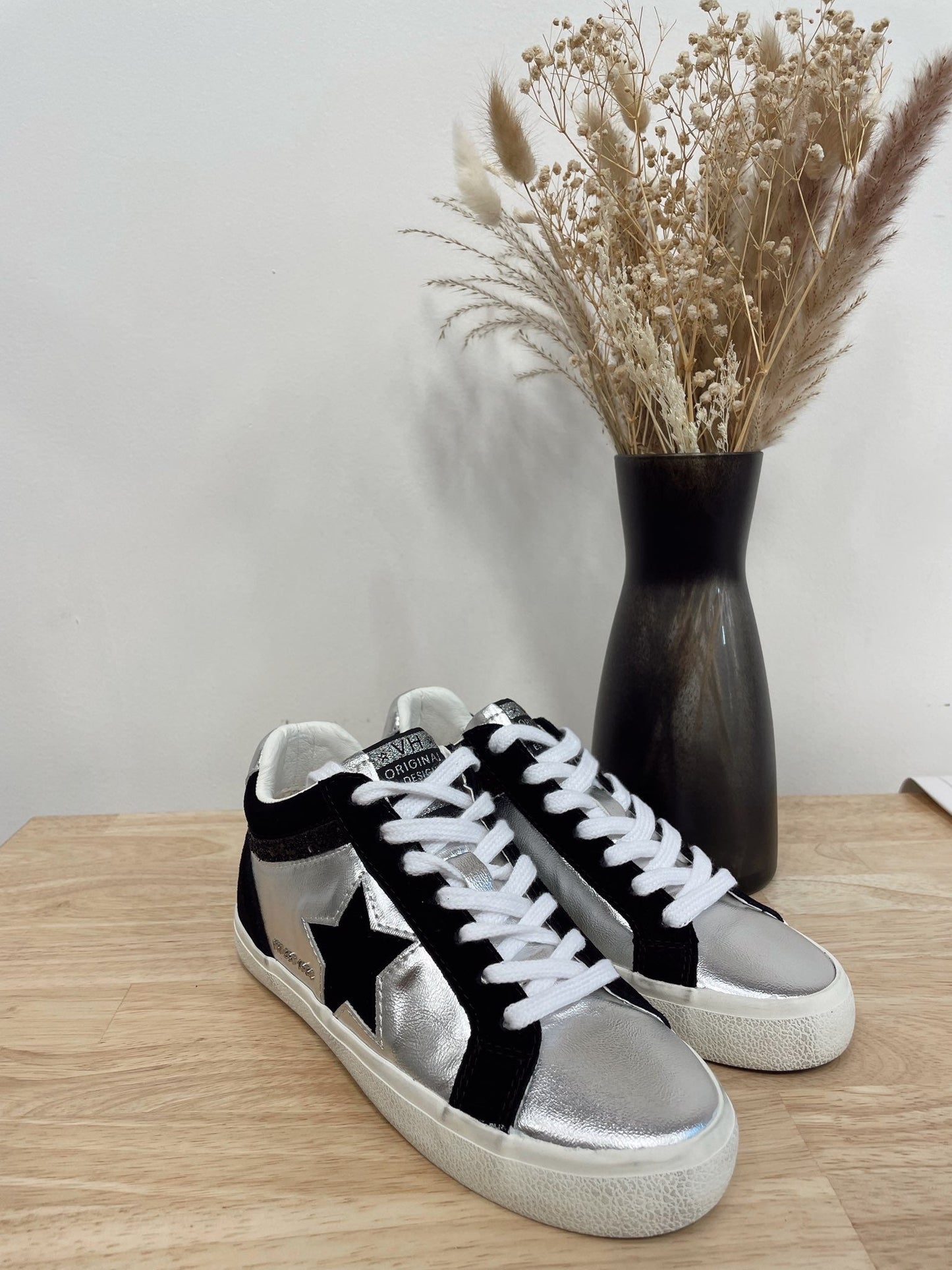 Bounce 18 Lowtop Sneaker By Vintage Havana - Arete Style