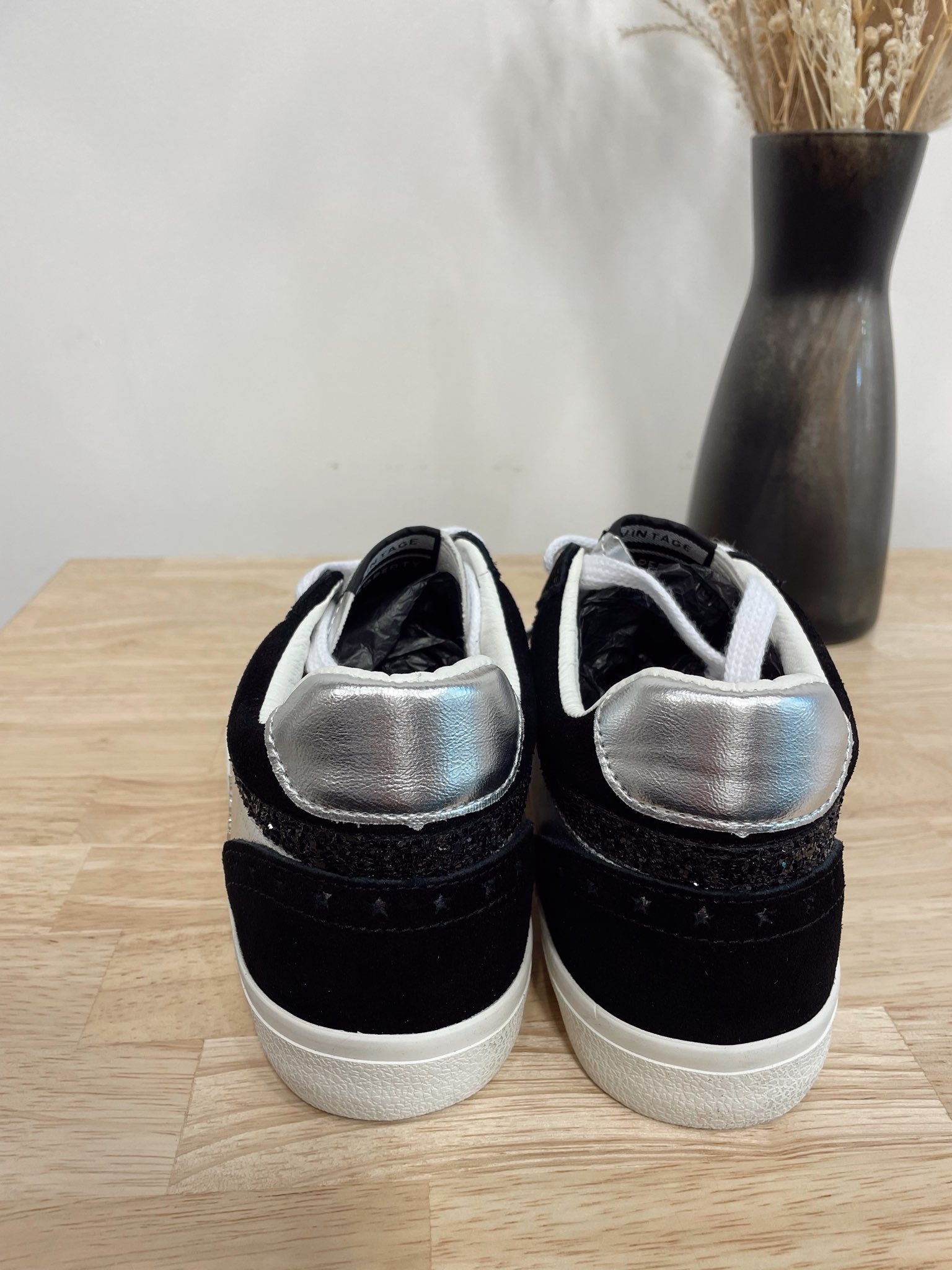 Bounce 18 Lowtop Sneaker By Vintage Havana - Arete Style