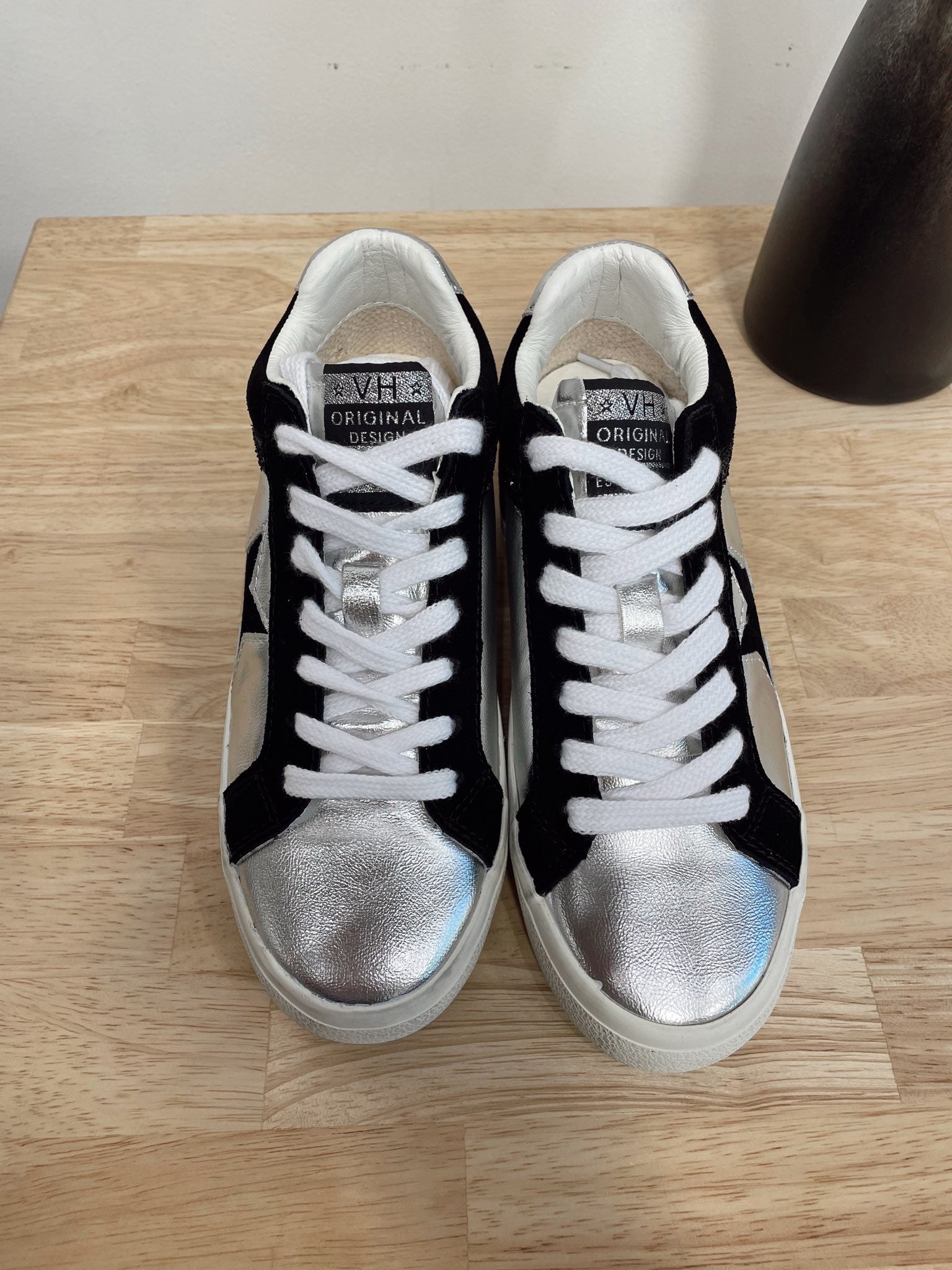 Bounce 18 Lowtop Sneaker By Vintage Havana - Arete Style