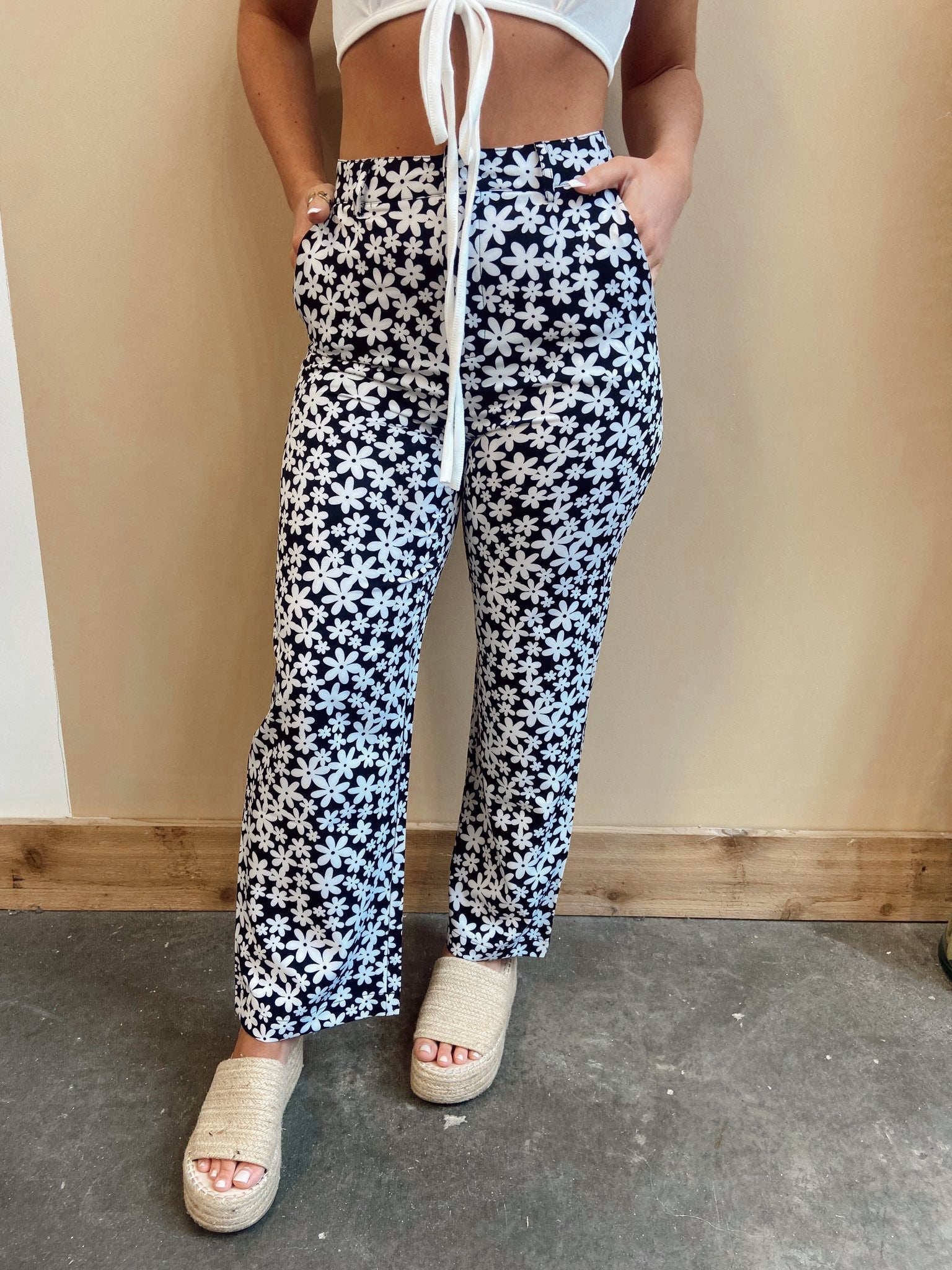 Floral Crop Pants - Arete Style
