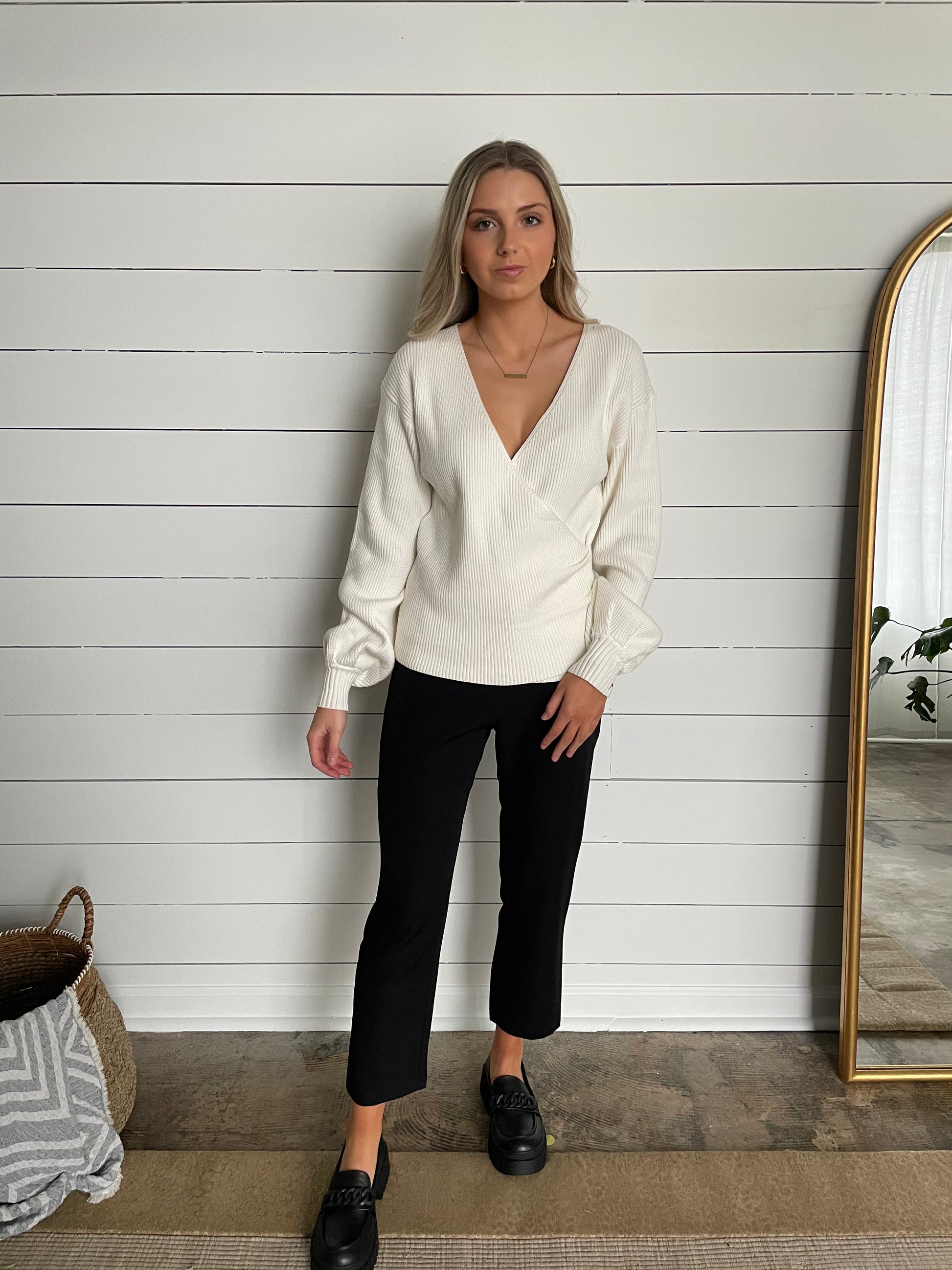 Lena Vneck Sweater - Arete Style