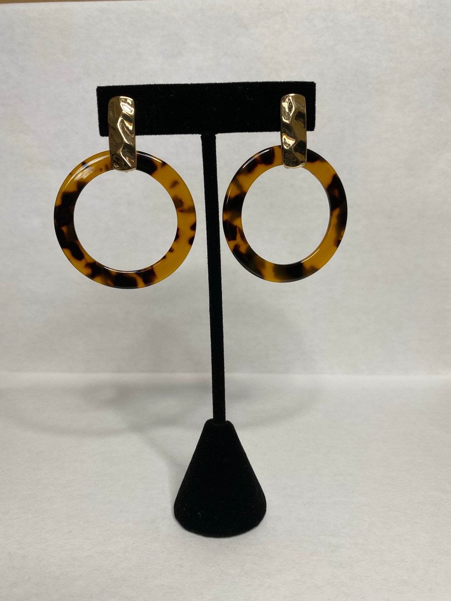 Tortoise Circle Earrings - Arete Style