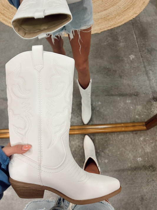 Walk This Way White Cowgirl Boots - Arete Style